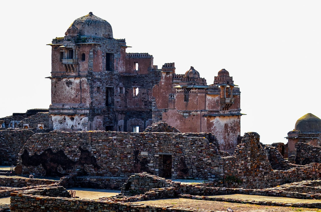 7 Most Haunted Places in Rajasthan, Chittorgarh, Dudu Village, Nahargarh Fort, Brij Raj Bhavan, Kuldhara Town, Jagatpura, Bhangarh Fort, Feet Do Travel