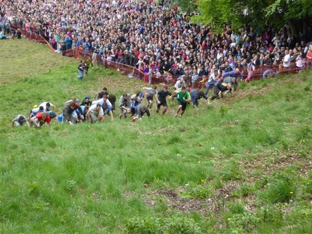 Cheese Rolling, Cheese Rolling Festival, Gloucestershire Cheese Rolling, Coopers Hill Wacky UK Festivals