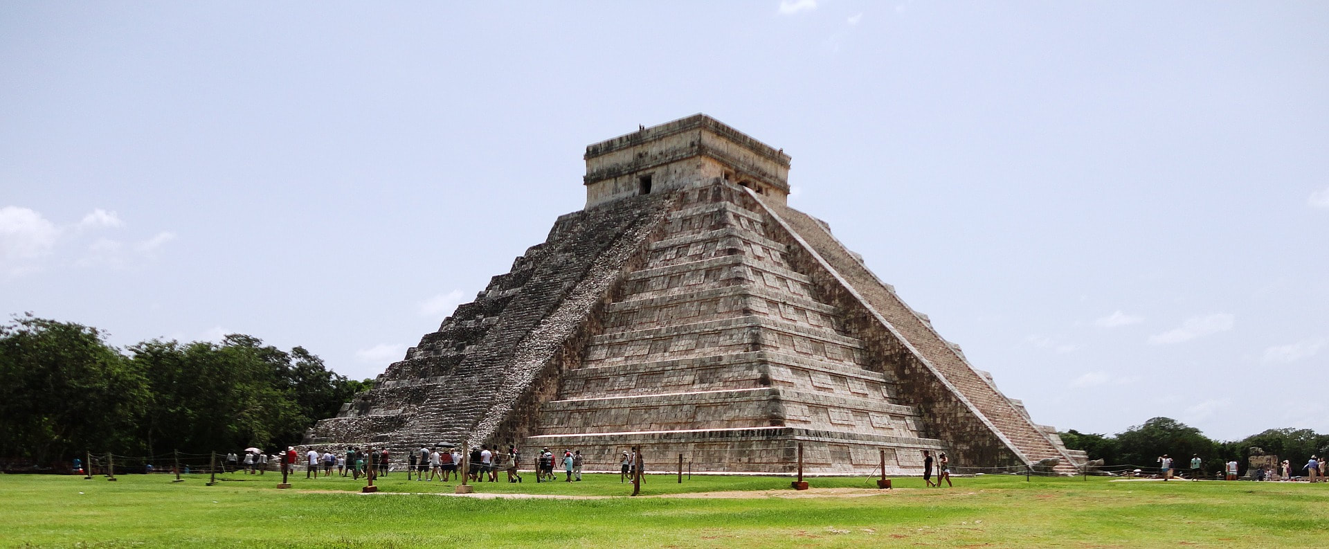 3 must visit cities in Mexico, Cancun, Cabo San Lucas, Mexico City, white sand beaches, Tulum or Chichen Itza, Angel of Independence, Kukulcan Boulevard, Las Perlas, Playa Langosta, Playa Tortugas, Playa Caracol, Playa Monumentos, Playa Palmilla, or Playa Chileno, Arch of Cabo San Lucas, Feet Do Travel