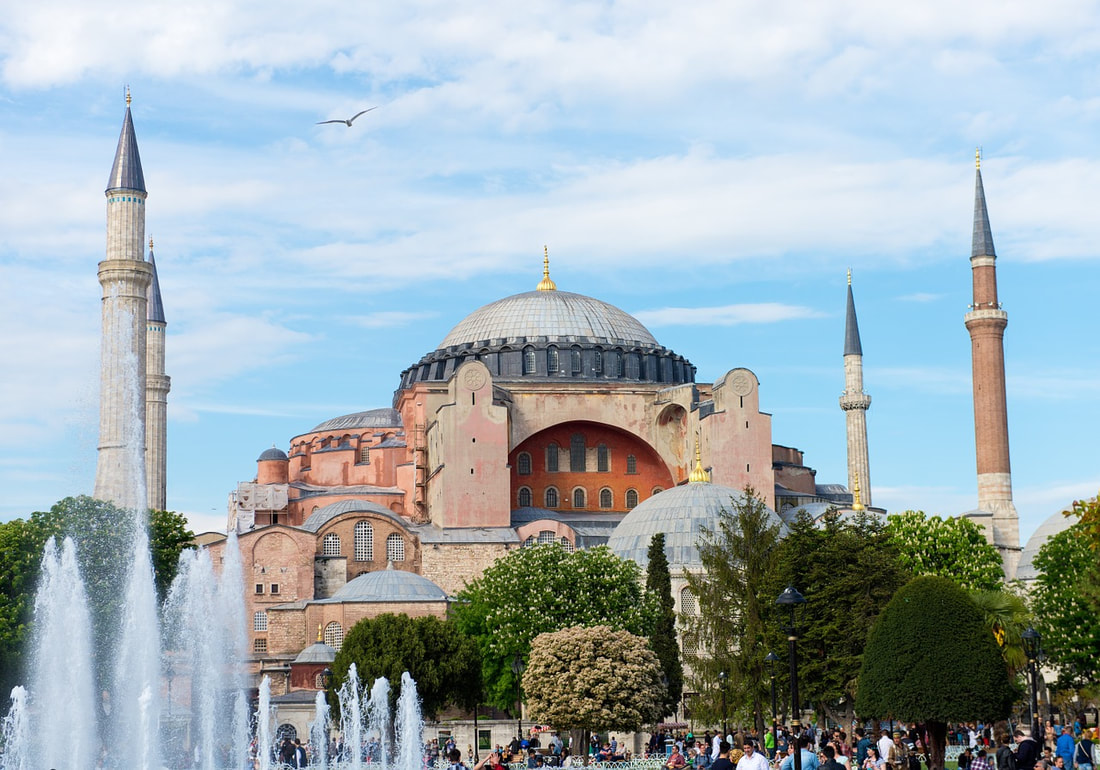 Things to see and do when visiting Istanbul, Topkapi Palace, Hagia Sophia, Feet Do Travel