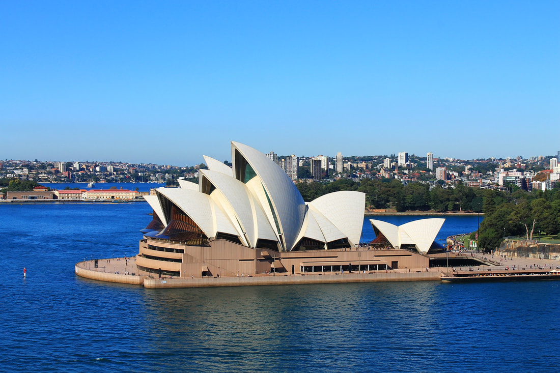 A Backpackers Guide to a Sydney, Australia layover, Sydney Harbour Bridge, the Coat Hanger, Circular Quay, Sydney Opera House, Botanic Garden, Feet Do Travel