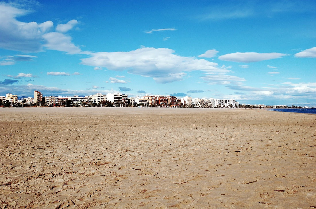 Studying Abroad: 5 reasons why you should pick Valencia for your education, Feet Do Travel